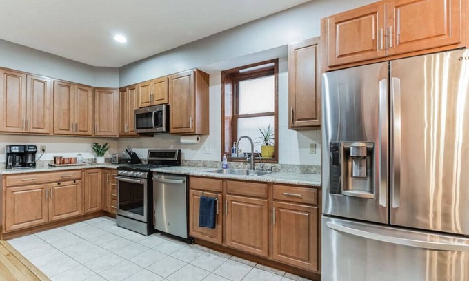 Fairmount House | 874 North 19th Street · Spacious and Stylish 5BR Home in Vibrant Fairmount