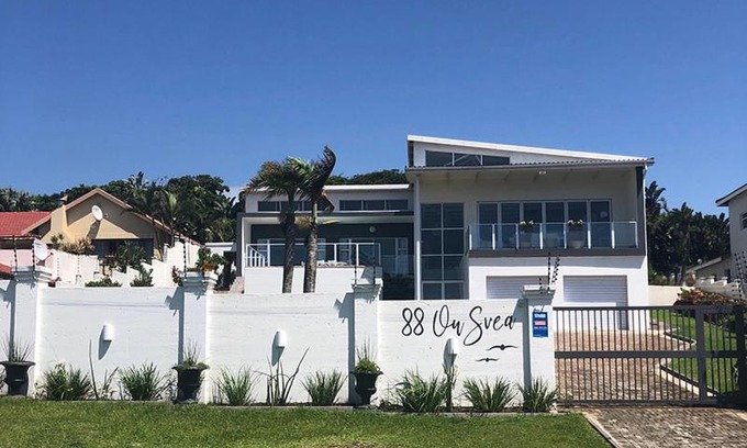 Manaba Beach House | 88 on Svea