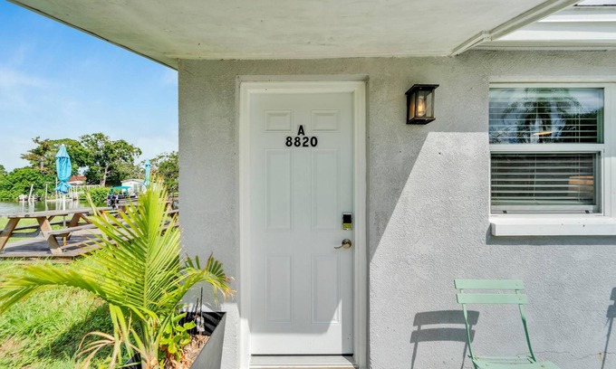 Tampa Apartment | 8820 Rocky Creek Drive Unit A