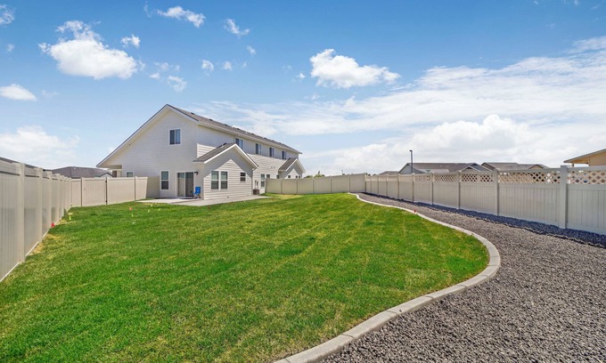 Twin Falls House | 893 Brand new construction 2 level townhome central TF