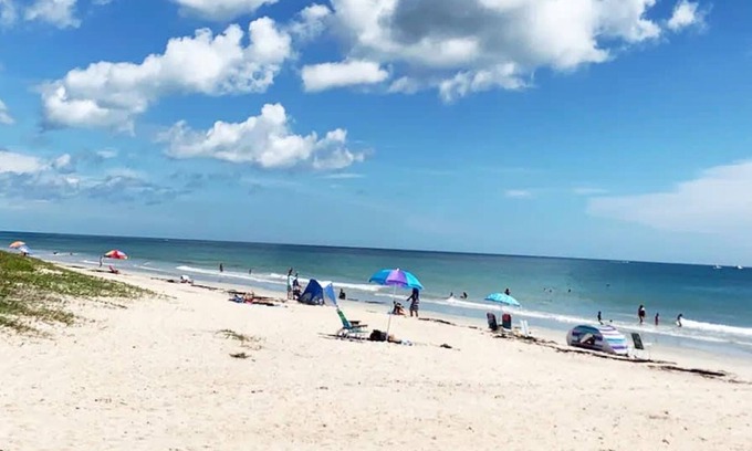 Fort Pierce Shores House | 8BD Ft Pierce Beach Getaway - Great for Family Group