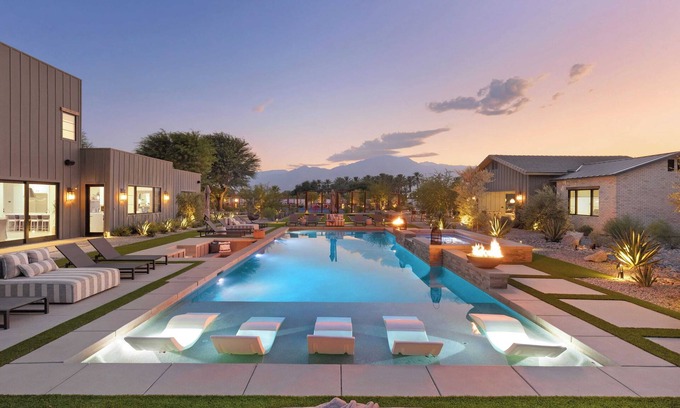 Palm Springs Cottage | 8bdr Villa Tennis/pickleball, Golf Green, Pool House, Gym, Bar Mesquite38