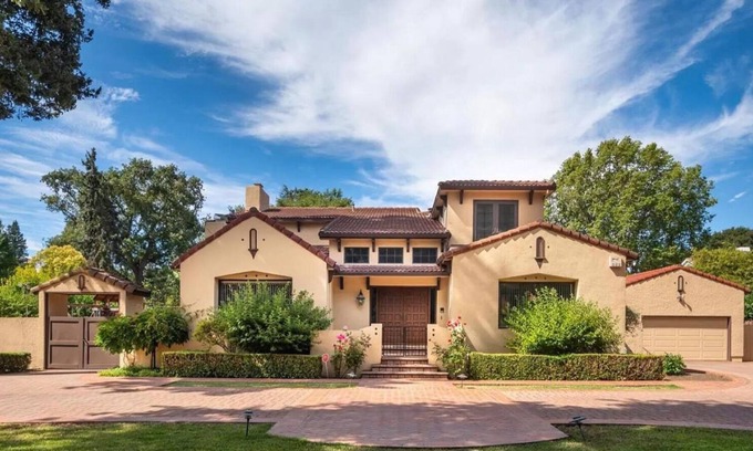 West Atherton House | $8M+ Luxury Private Villa - 3 miles from Stanford Uni