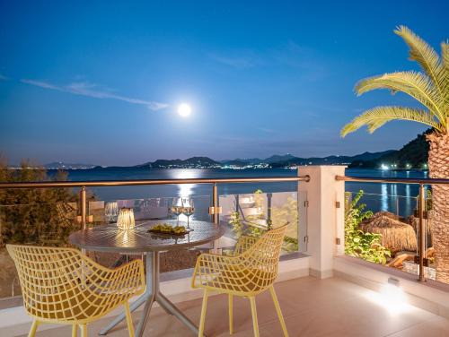 Avlakia Apartment | 8MOONS Boutique Apartments