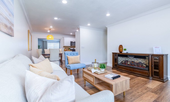 Lake Worth Corridor House | 8Ppl, Close beach, BBQ, Gazebo, Top Location