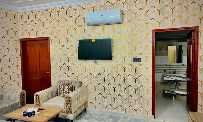 F-8 Sector House | 9-bedroom house in superb Islamabad with WiFi, AC