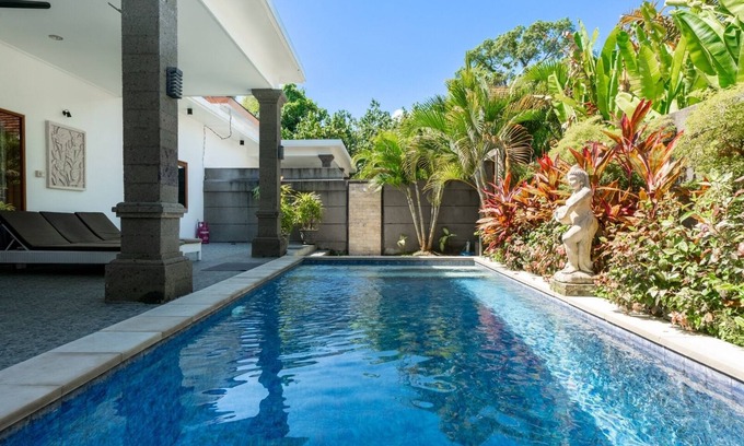 Downtown Kuta Villa | 9 Bedroom villas in Central Legian