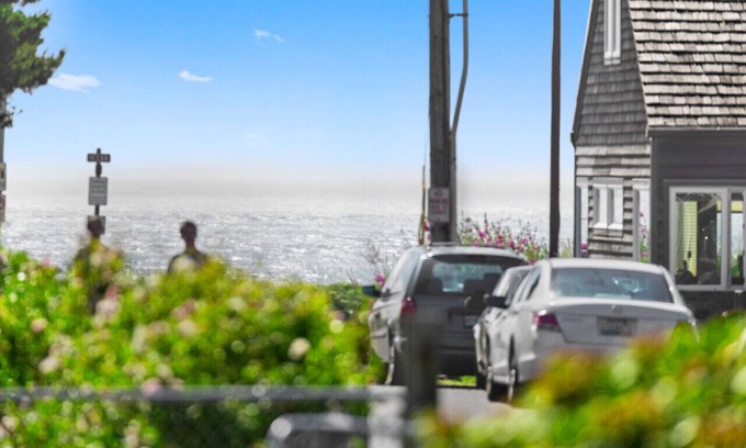 Cannon Beach Cottage | 9 Captains Cove: Coastal Escape | Walk to Beach | Dog-Friendly