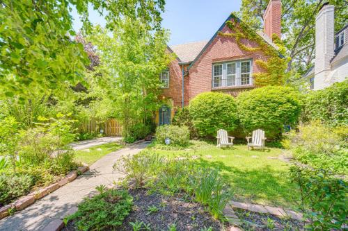 University Heights House | 9 Mi to Cleveland Home Near Hospitals and Colleges