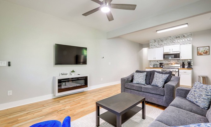 College Park Apartment | 9 Mi to Dtwn ATL: Pet-Friendly Apt w/Yard