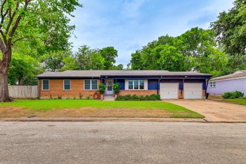 Richland Hills House | 9 Mi to Dtwn Fort Worth Home with Patio and Yard
