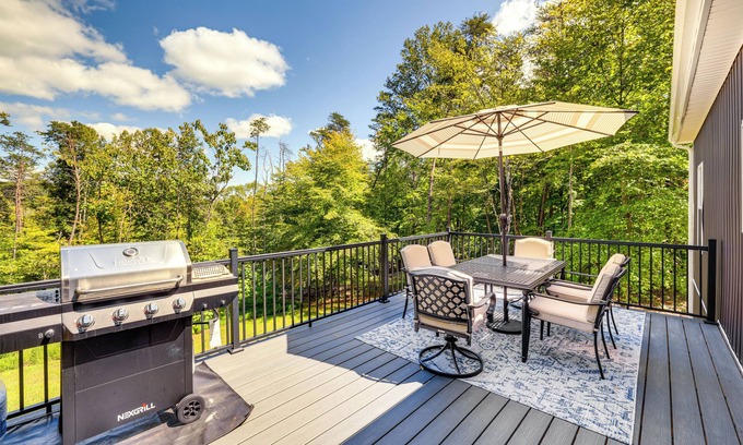 Smith Mountain Lake House | 9 Mi to Smith Mountain Lake: Getaway in Moneta!
