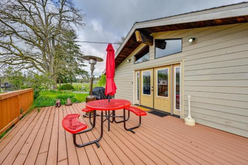 Fort Lewis House | 9 Mi to Spanaway Park Home with Indoor Hot Tub