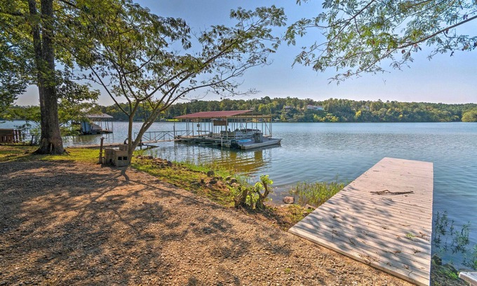 Jones Mills House | 9 Mi to Hot Springs: Lake Catherine Home w/Dock