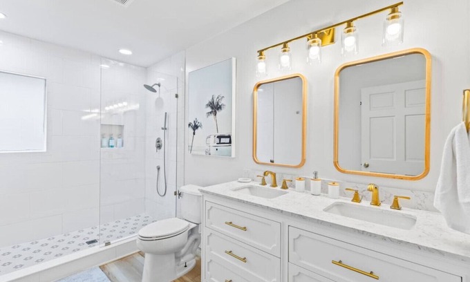 Charleston House | 9 Min to Folly Beach | 12 Min to Downtown | Quiet