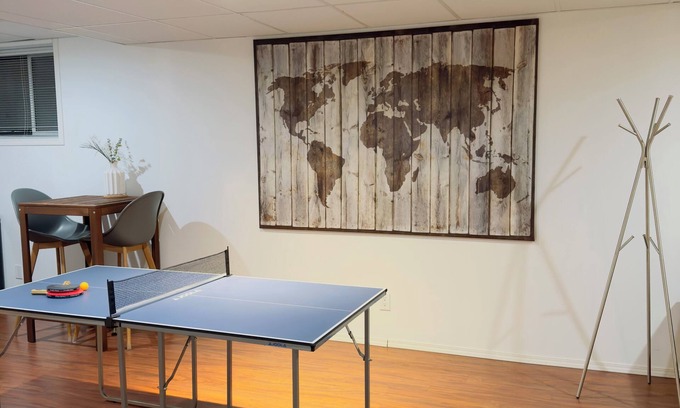 Calgary House | 9 minutes from the airport cozy basement