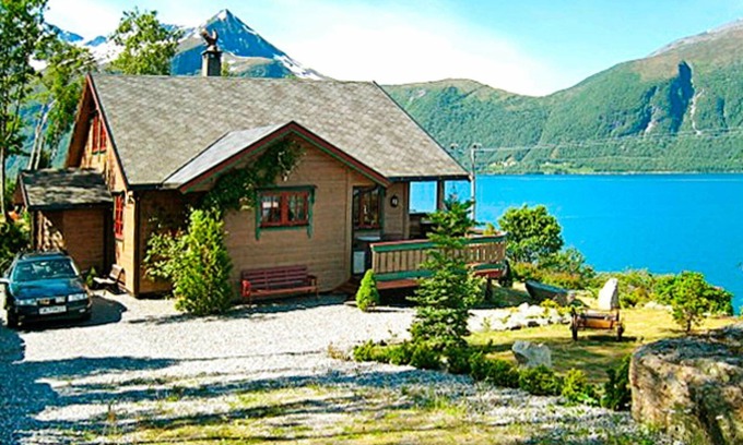 Hundeidvik House | 9 person holiday home in HUNDEIDVIK-By Traum