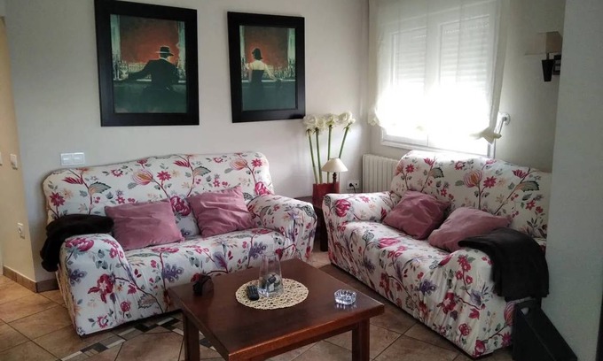 Bronchales Apartment | 90 m² Apartment ∙ 3 bedrooms ∙ 6 guests