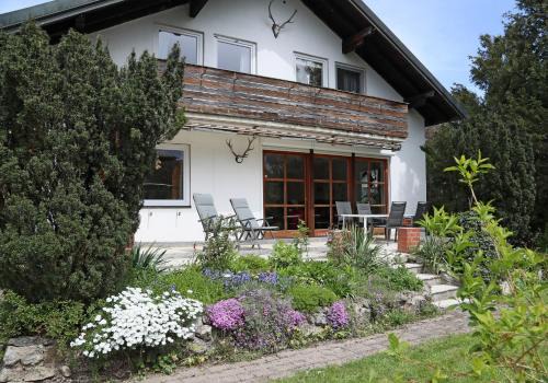 Munchen District Apartment | 90m² Top Holiday Home Upper Bavaria + Munich South