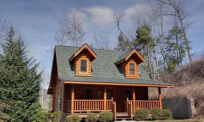 Gatlinburg - Pigeon Forge Cabin | 93 m² Cabin ∙ 1 bedroom ∙ 4 guests