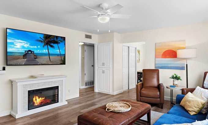San Clemente Apartment | 95 walk score Bikes Cook's Kitchen 5starpromise