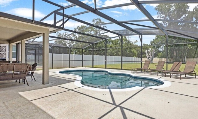Crystal Cove Condo | 965EG - 6BEDROOMS - 4.5 BATHROOMS - 12 GUESTS - GAME ROOM - GIANT BACK YARD - 15 MINUTES DISNEY PARKS