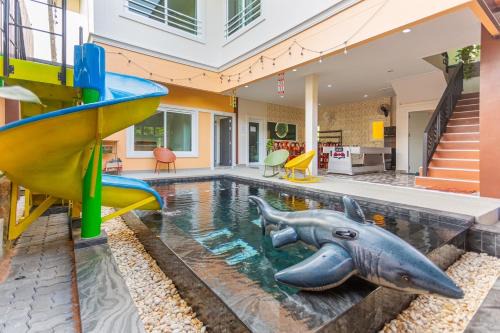 South Pattaya Ski Chalet | 99 Pool Villa