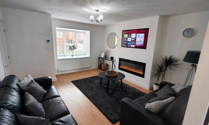 Kiveton Park House | 99 Stoney Bank Drive