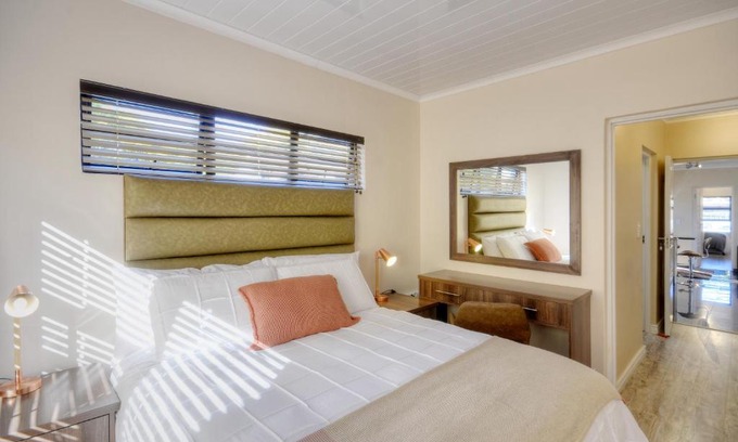 Pinelands Apartment | 9a@Crassula Way