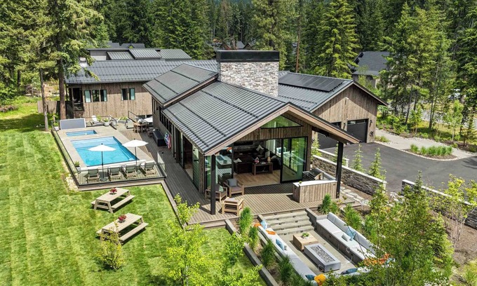 Roslyn House | 9Bdrm Scandinavian Lodge +Prvt Heated Pool+Theater/Golf Sim+NEW LISTING PROMO