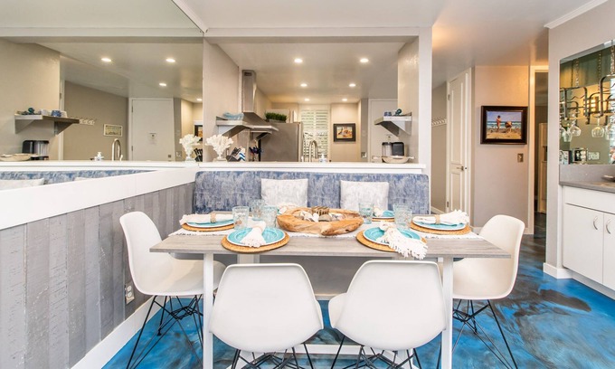 Townsite House | A-15 Ocean Chic Condo | Steps to the Sand | Pool Spa