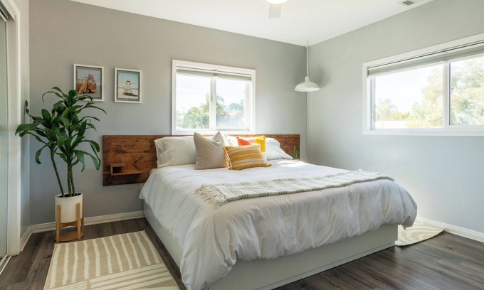 Belmont Heights House | A 2bed 2bath modern coastal vibe made for your perfect Southern California stay!