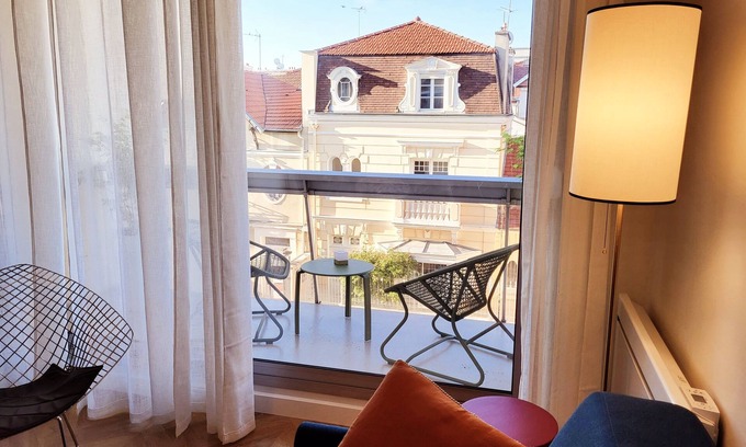 Cœur de Ville Apartment | A 350 m des Thermes, Appartement Refait à Neuf au Calme. Idéal Curistes