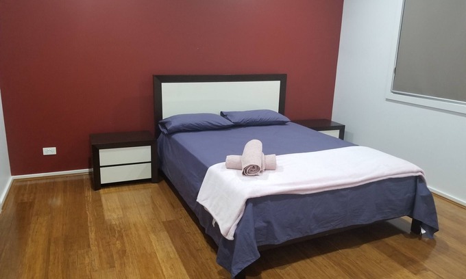 Jacka House | A 5-bedroom spacious family friend house is near to all amenities.