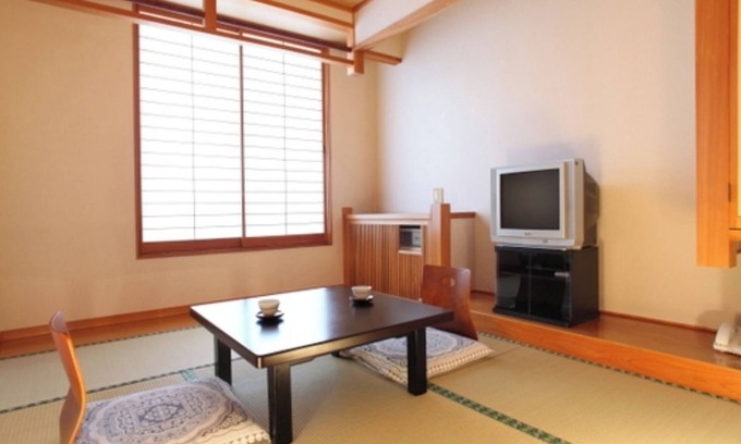 Matsumoto Hotel | A 6tatami Japanesestyle room with a view of the /Matsumoto Nagano