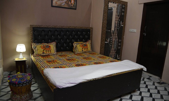 Amer Fort Road House | A apartment for families traveling jaipur.