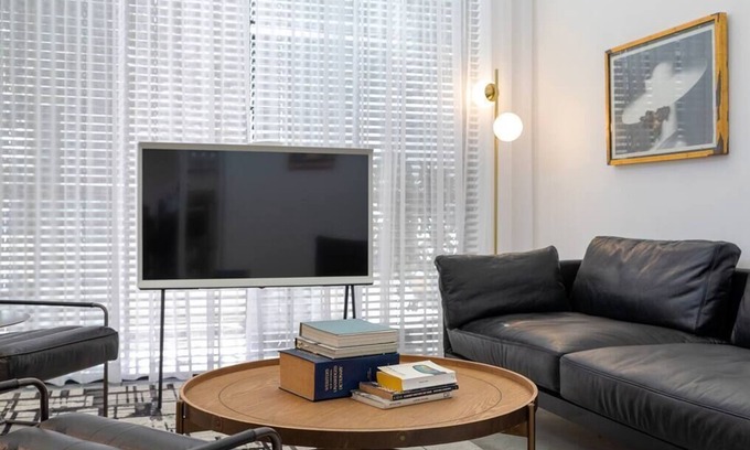 Neve Tzedek Apartment | A Bauhaus Gem - Prime Location