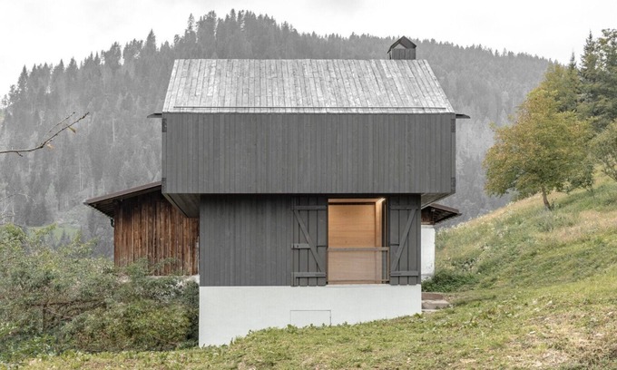 Santo Stefano di Cadore Ski Chalet | A beautiful wood and glass chalet at the edge of the Forest