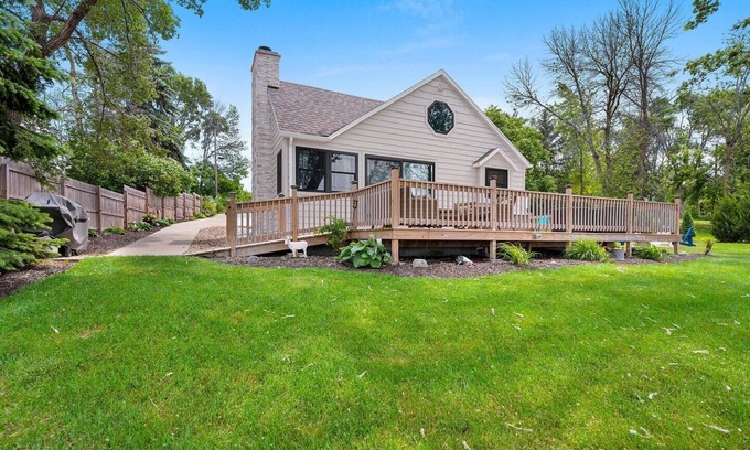 Luxemburg Cottage | A beautiful bayside cottage perfect for family stays!