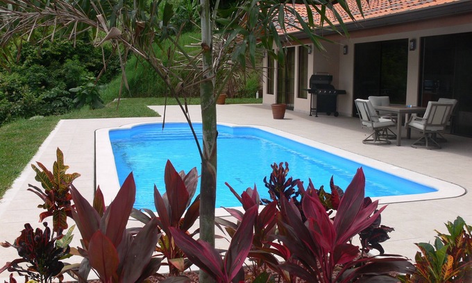 Pan de Azucar House | A beautiful house in secure community, great views, pool, close to town.n