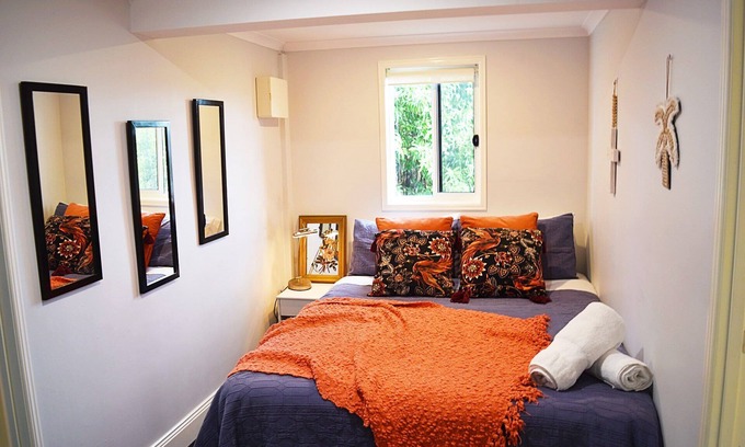 Flinders View Apartment | A beautiful private Guest House on Superb Colonial Property.