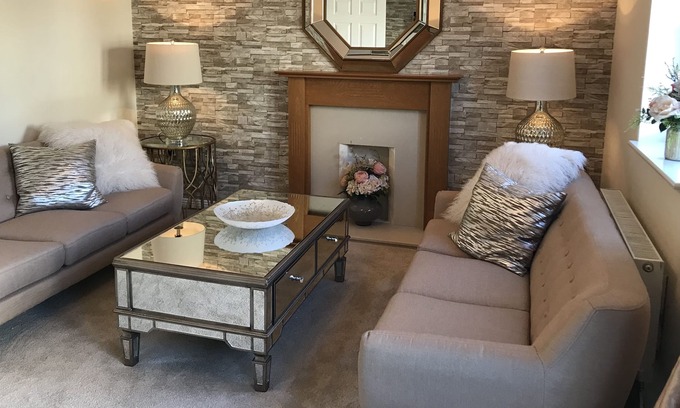 Carterton House | A beautiful, stylish 4 bedroom, 3 storey townhouse (sleeps 8)