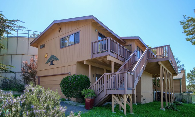 Lodge Hill House | A Beautiful Tree Top Panorama