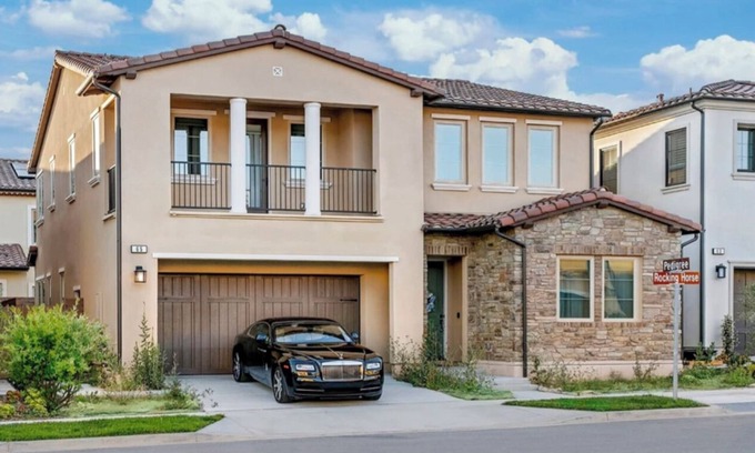 Orchard Hills Villa | A beautiful villa in the Orchards with swimming pool and spa