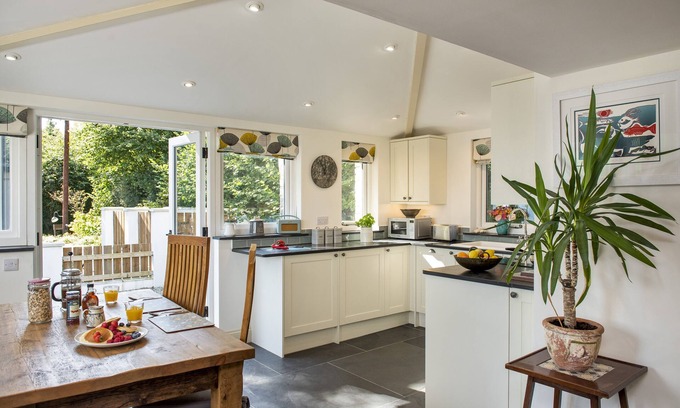 Brazzacott Cottage | A beautifully restored Cornish cottage retreat with private hot tub