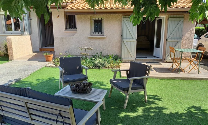 Lanton Bed & Breakfast | A BED AND BREAKFAST (STUDIO) FOR TWO PEOPLE WITH POOL AND BATHROOM