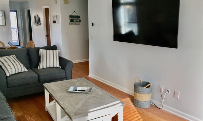 Ash Condo | A block from the Beach and 2 Decks with amazing views!