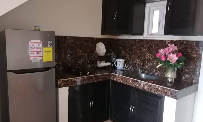 Batangas City House | A Bright, Stylish Clean Apt near Diversion Rd