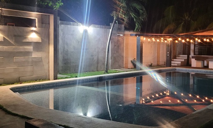 Playa San Diego House | A/C Front beach house. Private Wet Deck pool. 2 size master bedroom & bathroom