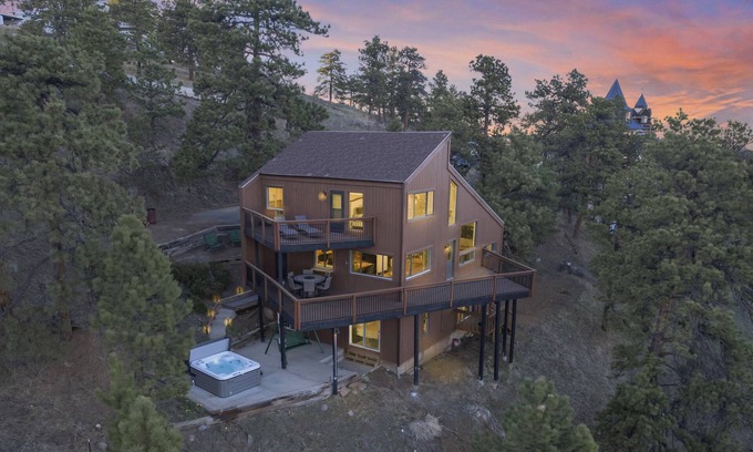 Genesee Cabin | A Cabin in the Clouds: Peaceful Mountain Retreat w/Hot Tub & Spectacular Views!